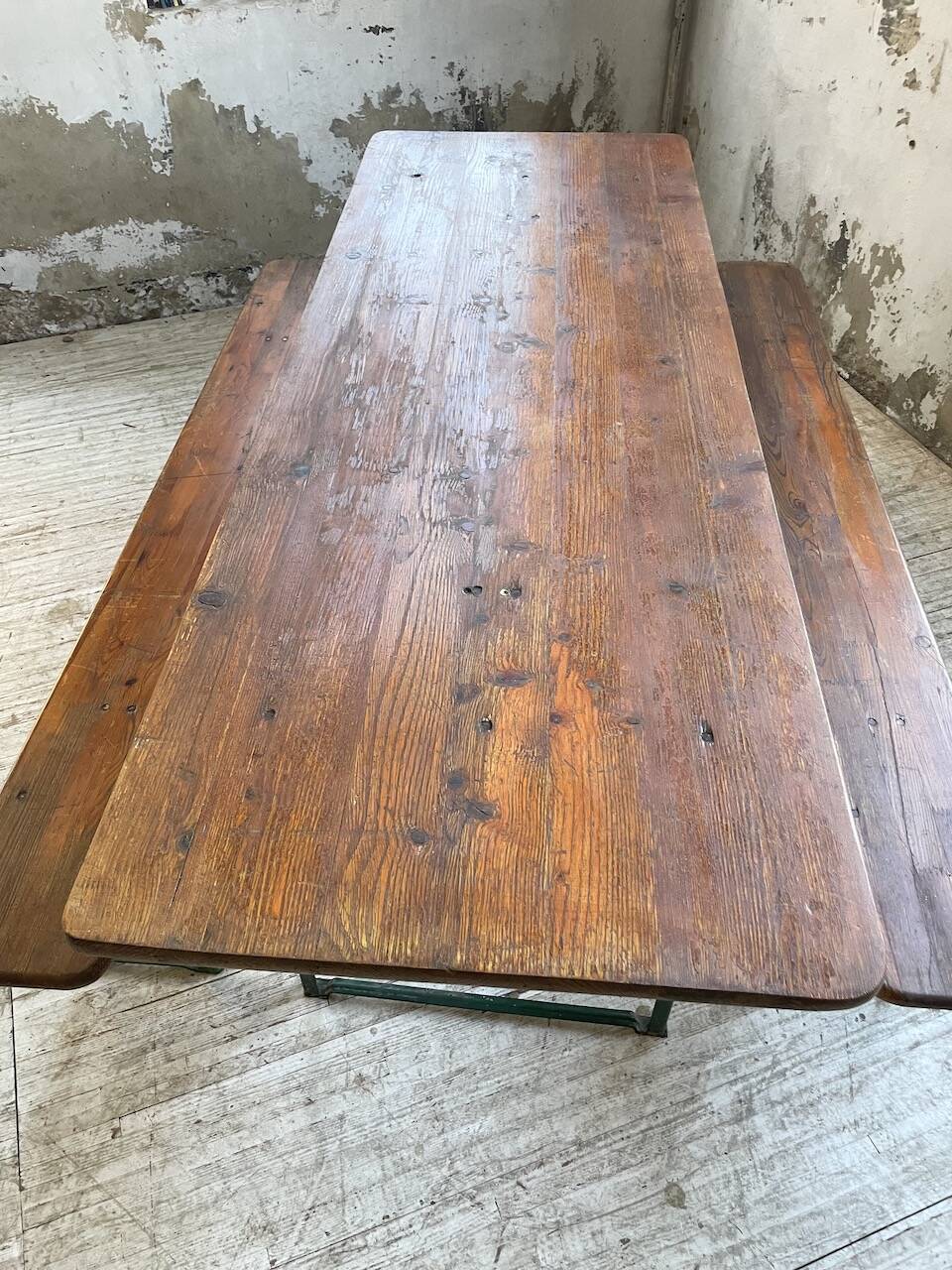 Guinguette table and its 2 benches