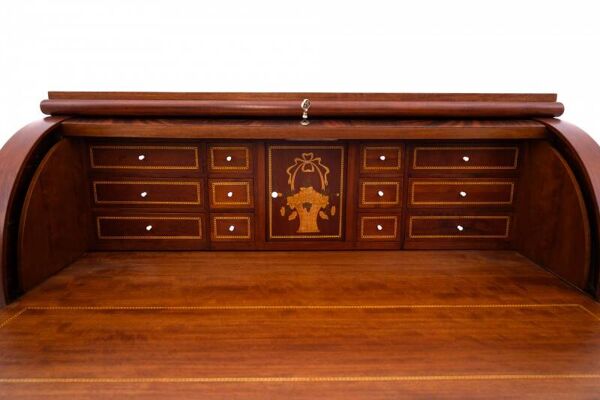 Secrétaire ancien, Scandinavie, vers 1890. Après restauration.