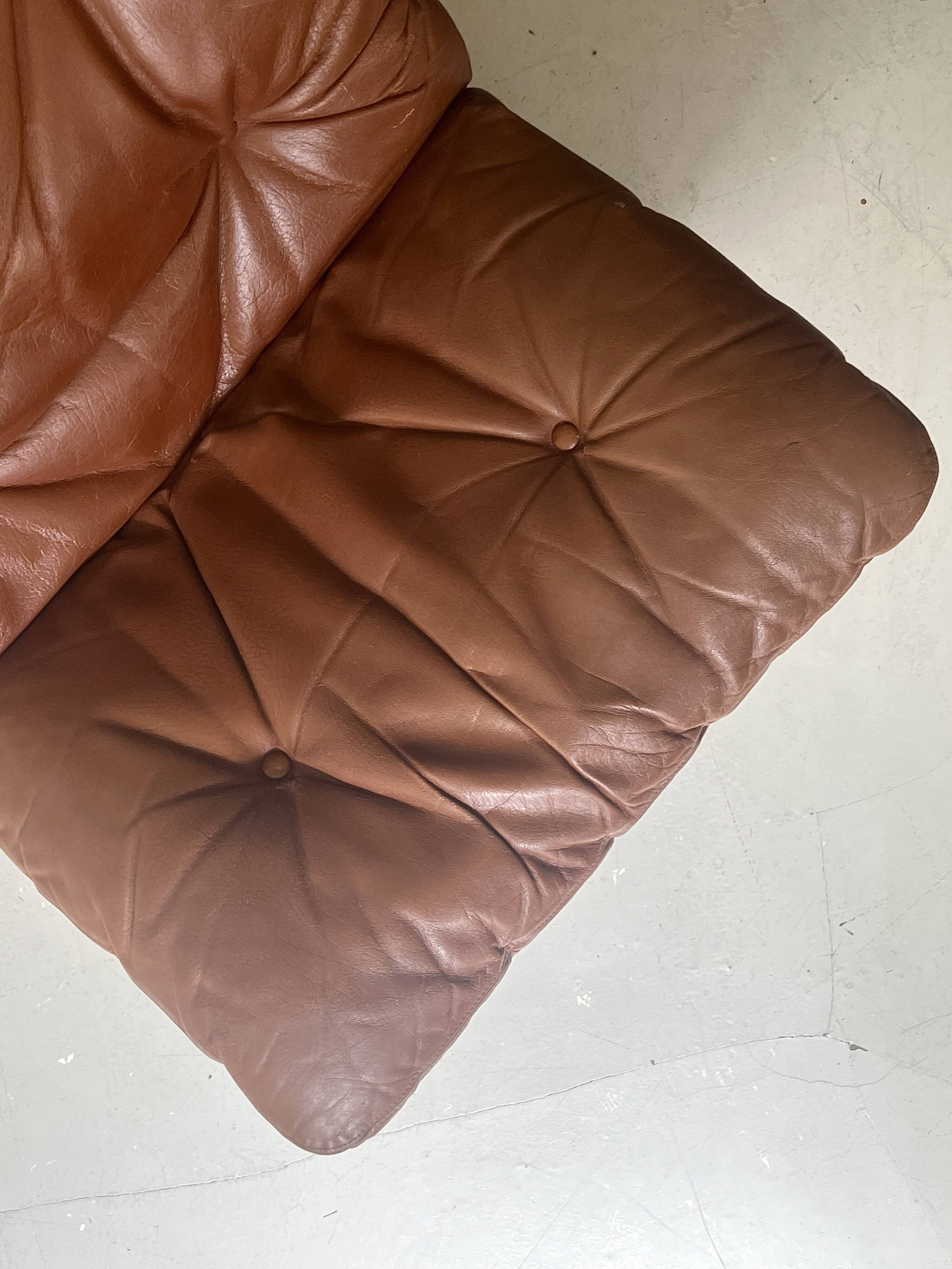Fauteuil scandinave en cuir cognac "Siesta" par Ingmar Relling pour Westnofa 1960