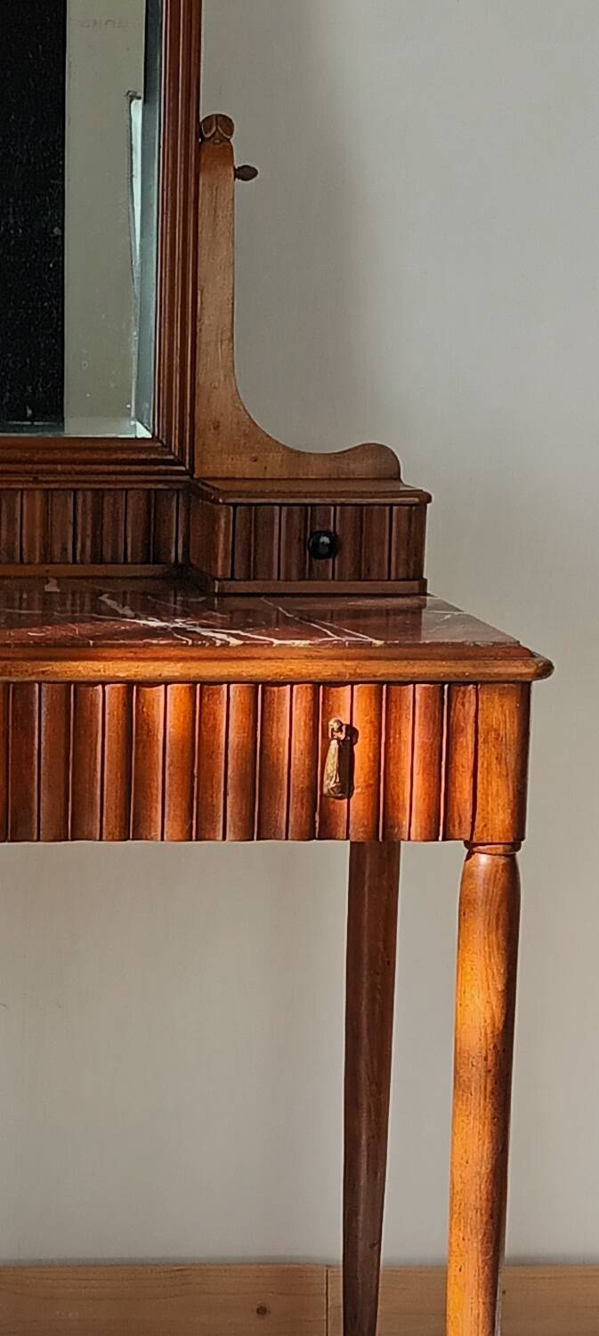 Retro cherry wood marble hairdresser