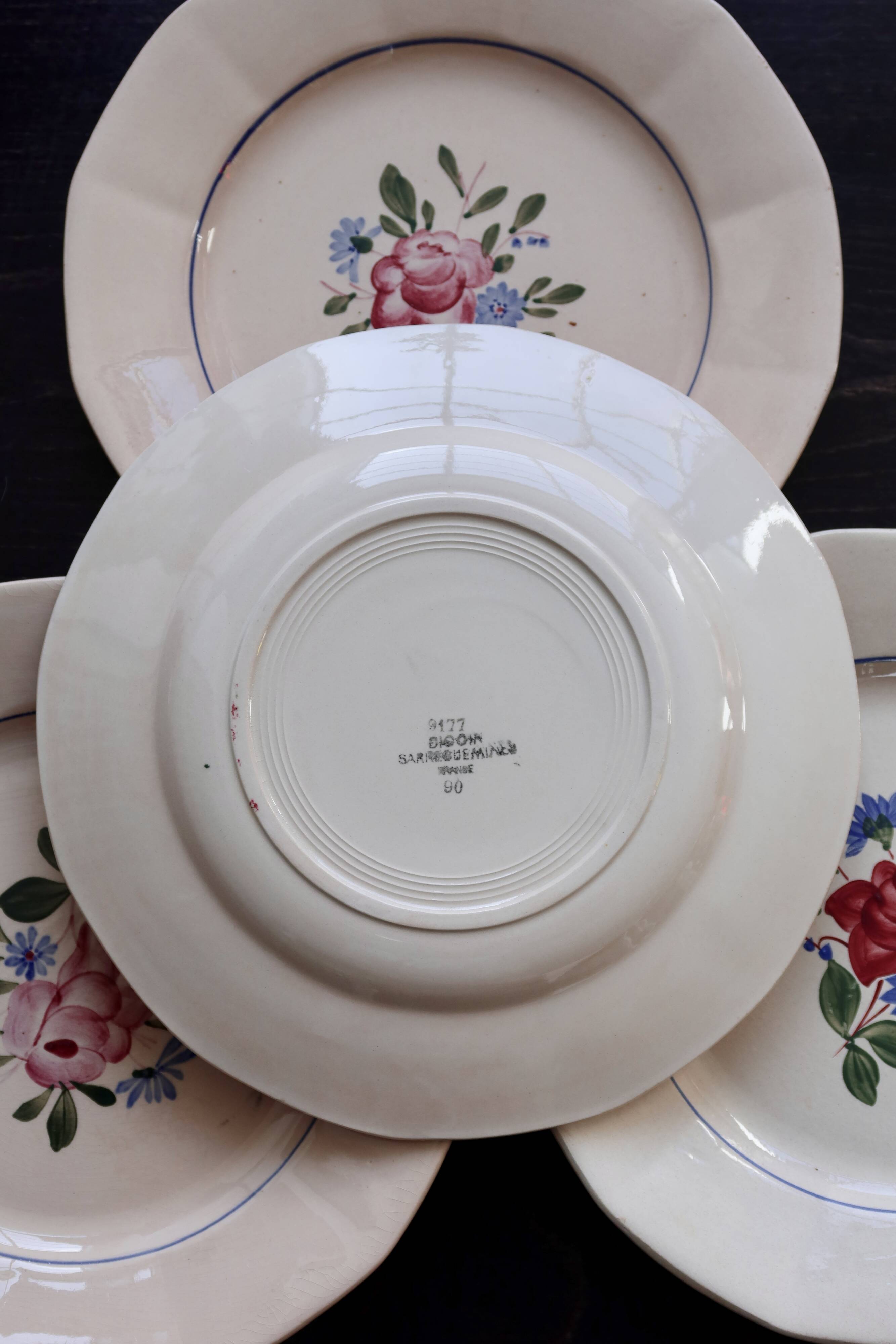 4 vintage Digoin Sarreguemines dinner plates 9177