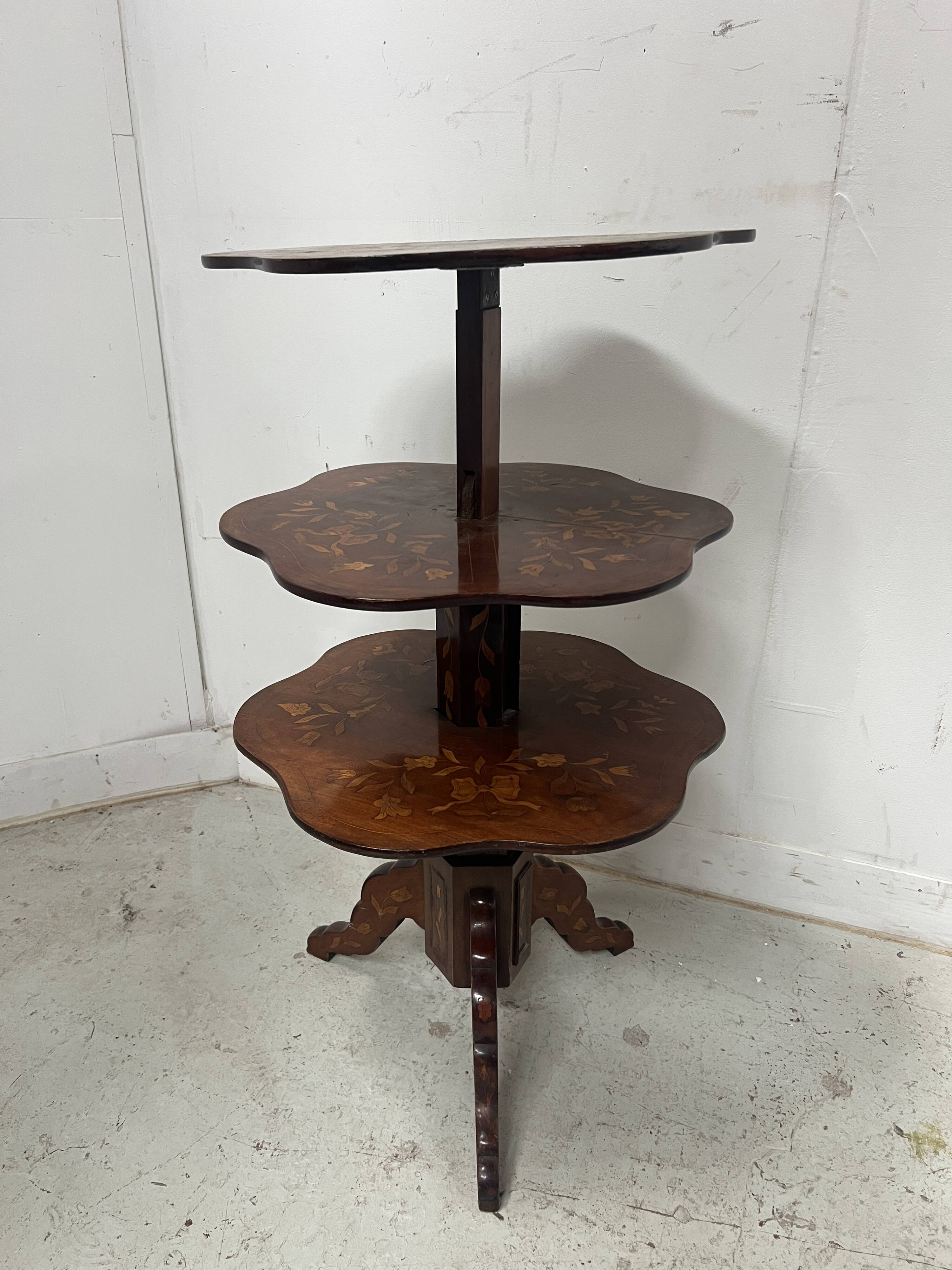 Silent servant with three inlaid trays, 19th century.