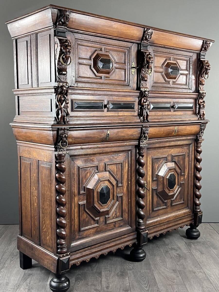 Antique carved wooden buffet in Renaissance style, late 18th / early 19th century.