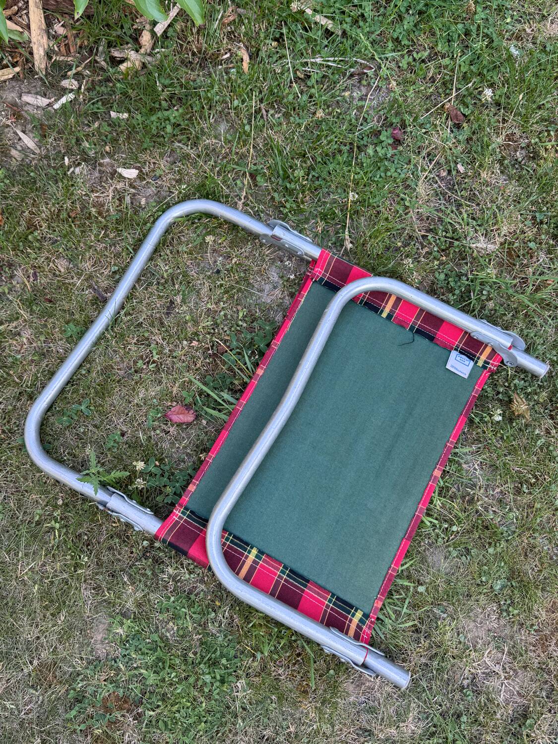 Vintage plaid folding low chair