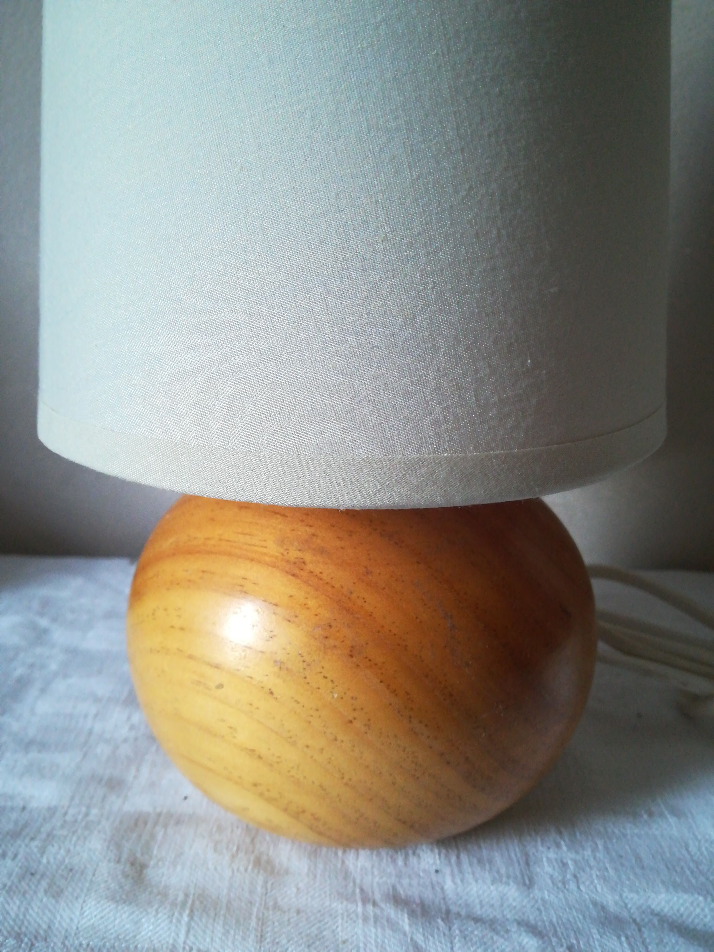 Wooden ball lamp