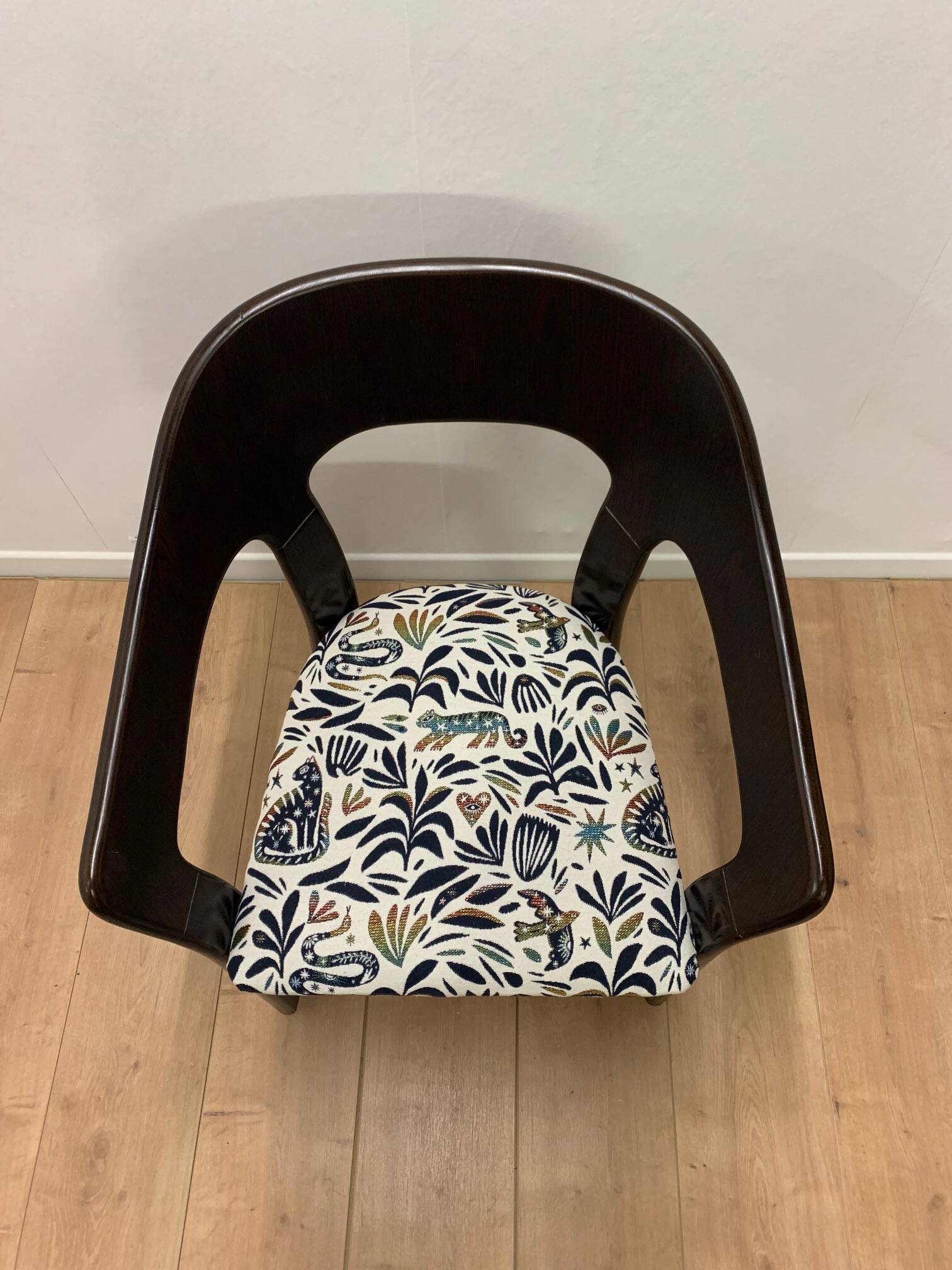 Set of 4 vintage wooden and fabric chairs, 1970