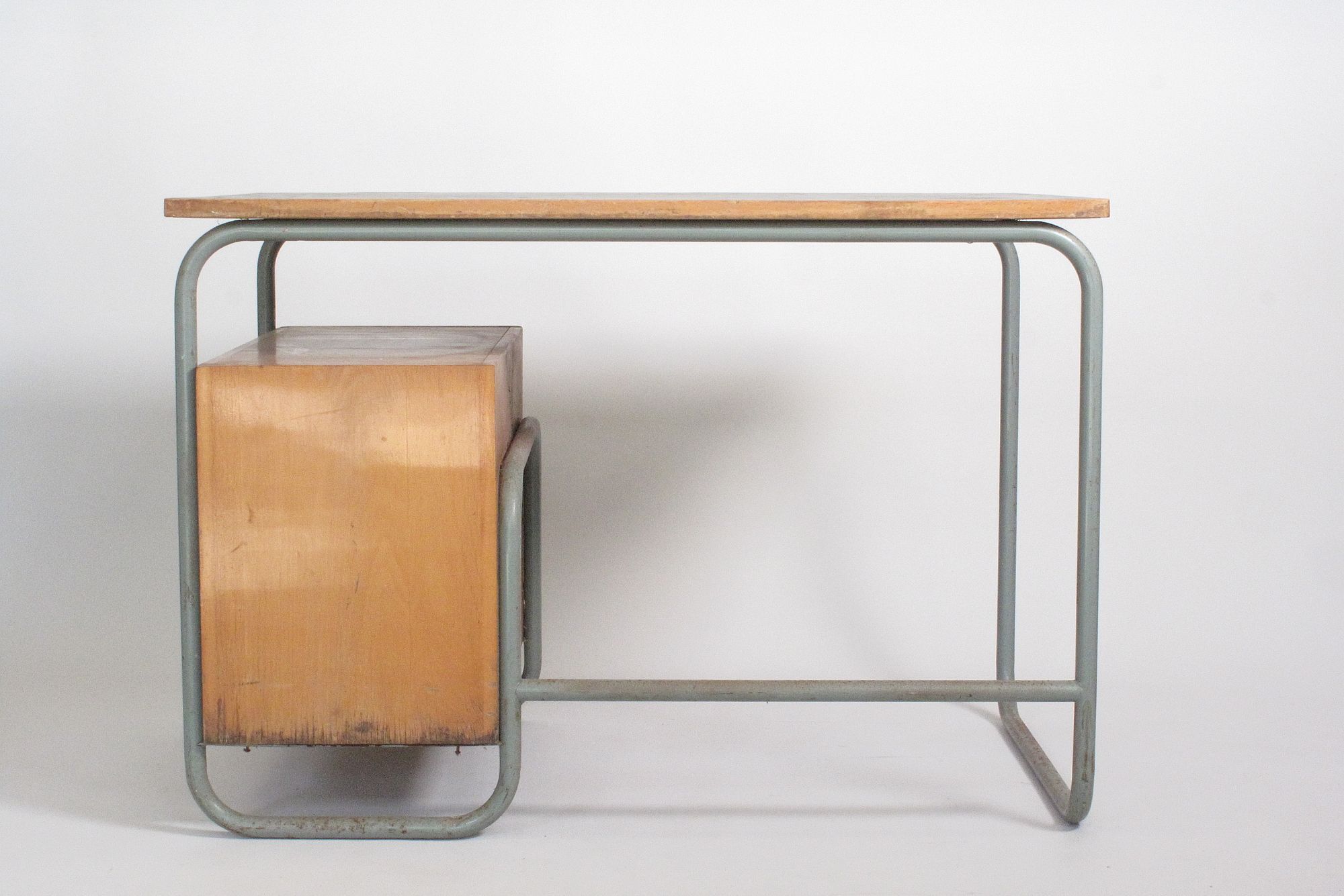 Tubular structure office - 1940s