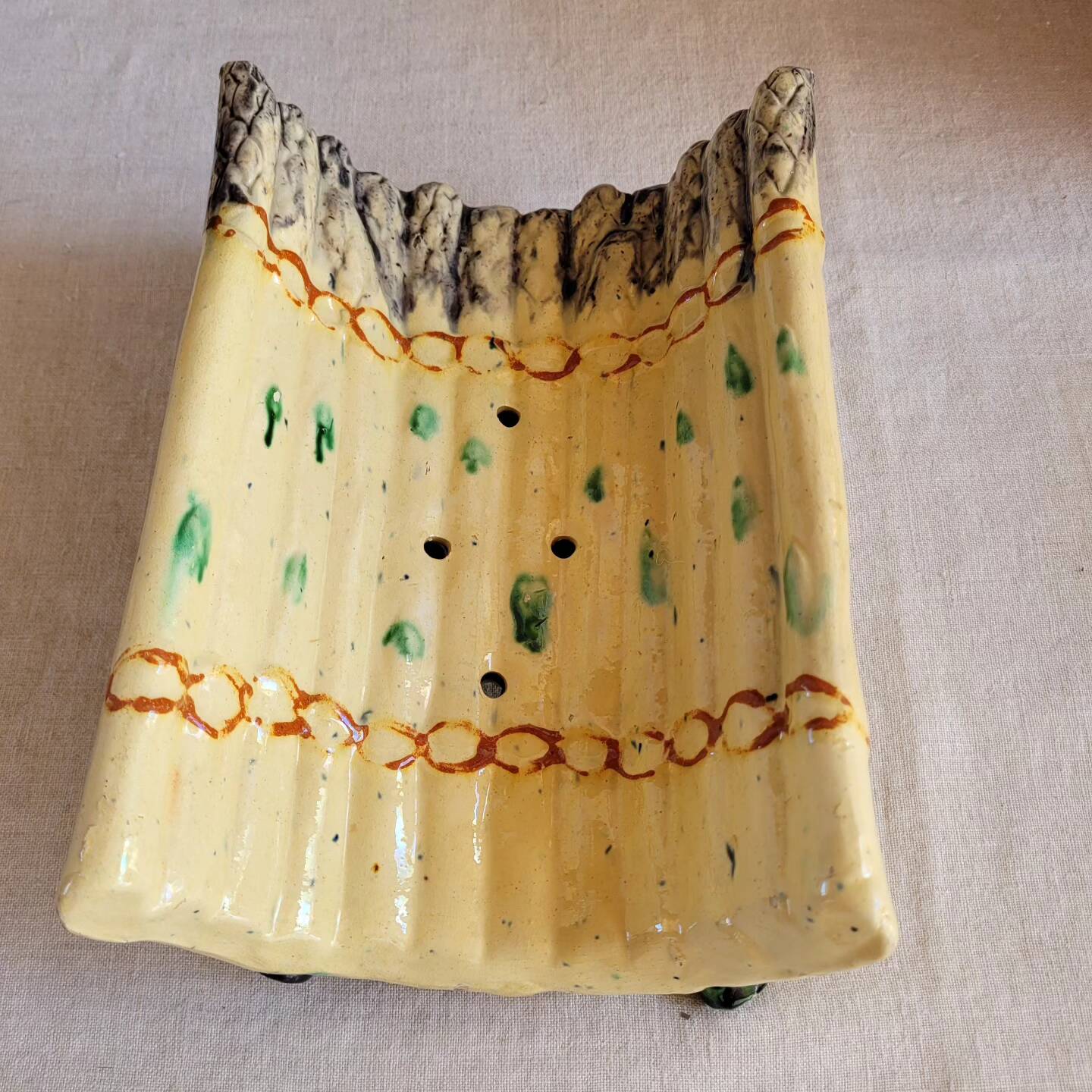 Asparagus dish in slipware