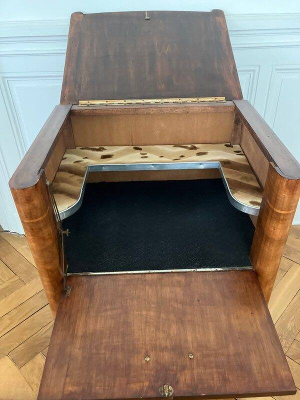 Antique turntable/TSF furniture in Art Nouveau style on wheels.