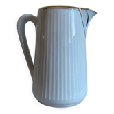 Pichet en porcelaine