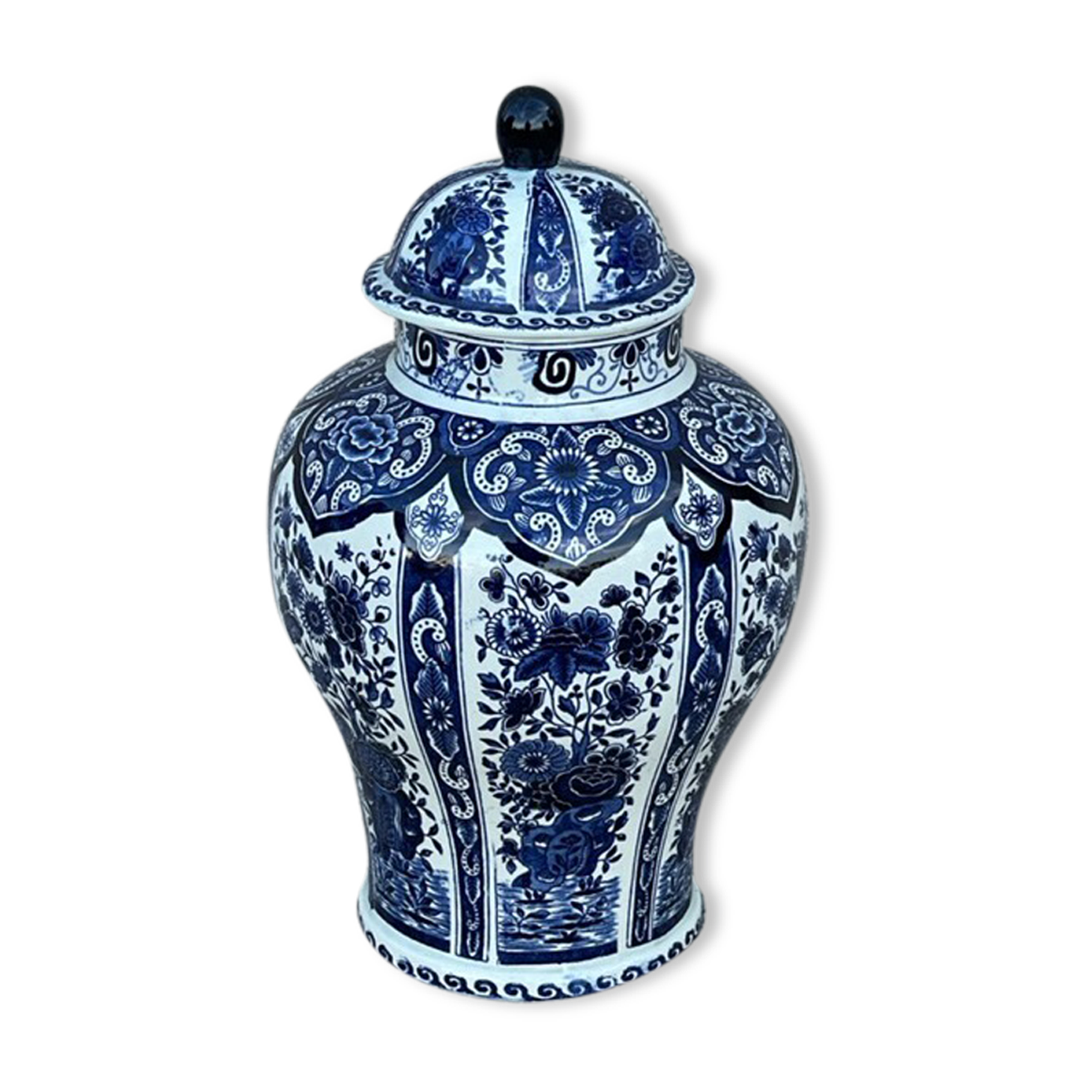Covered pot