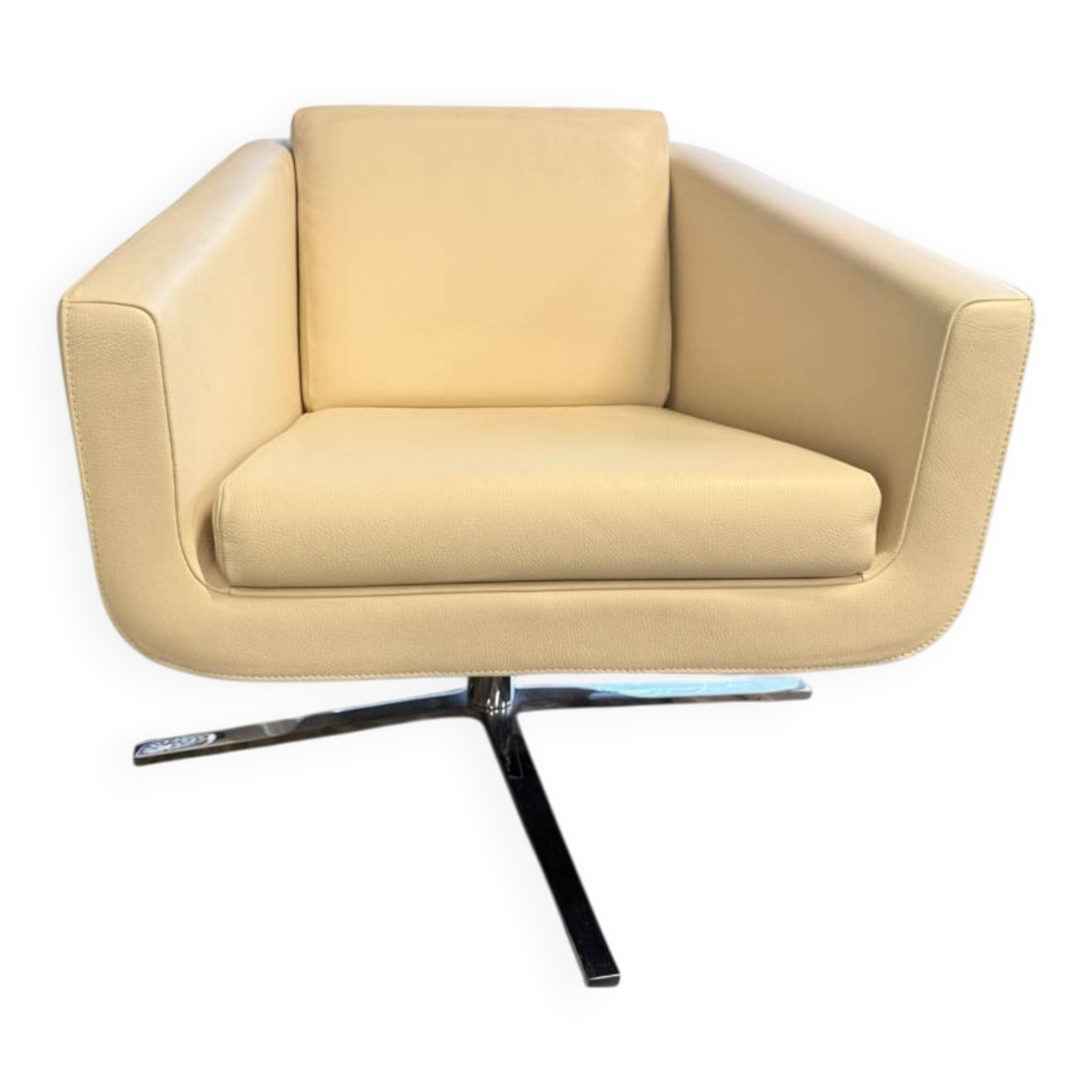 Fauteuil Pavo en cuir crème avec cadre en chrome de FSM, années 2000.