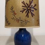 Lampe en grès émaillé bleu indigo et résine vers 1960