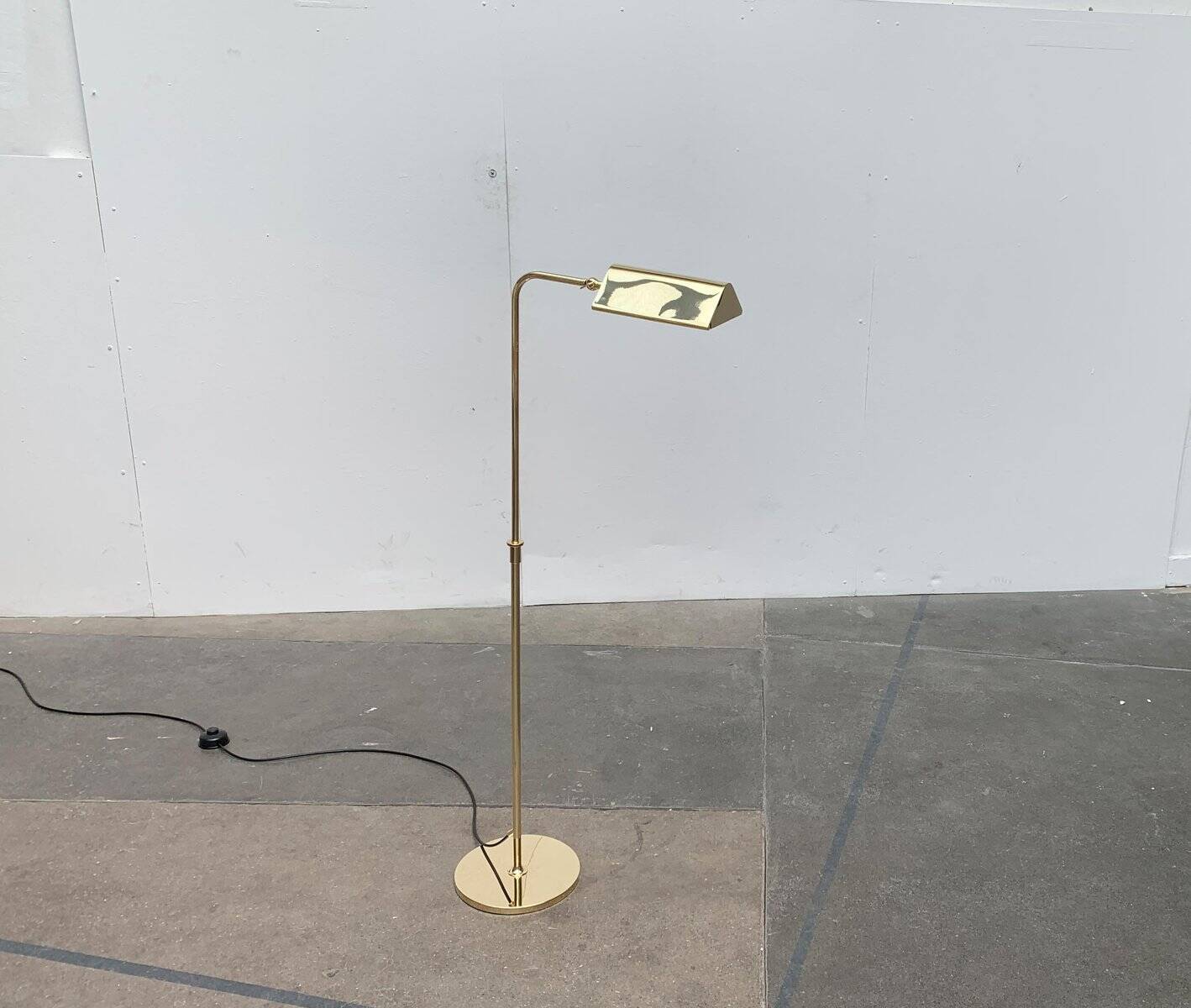 German Vintage Floor Lamp in Hollywood Regency Style in Brass by Florian Schulz