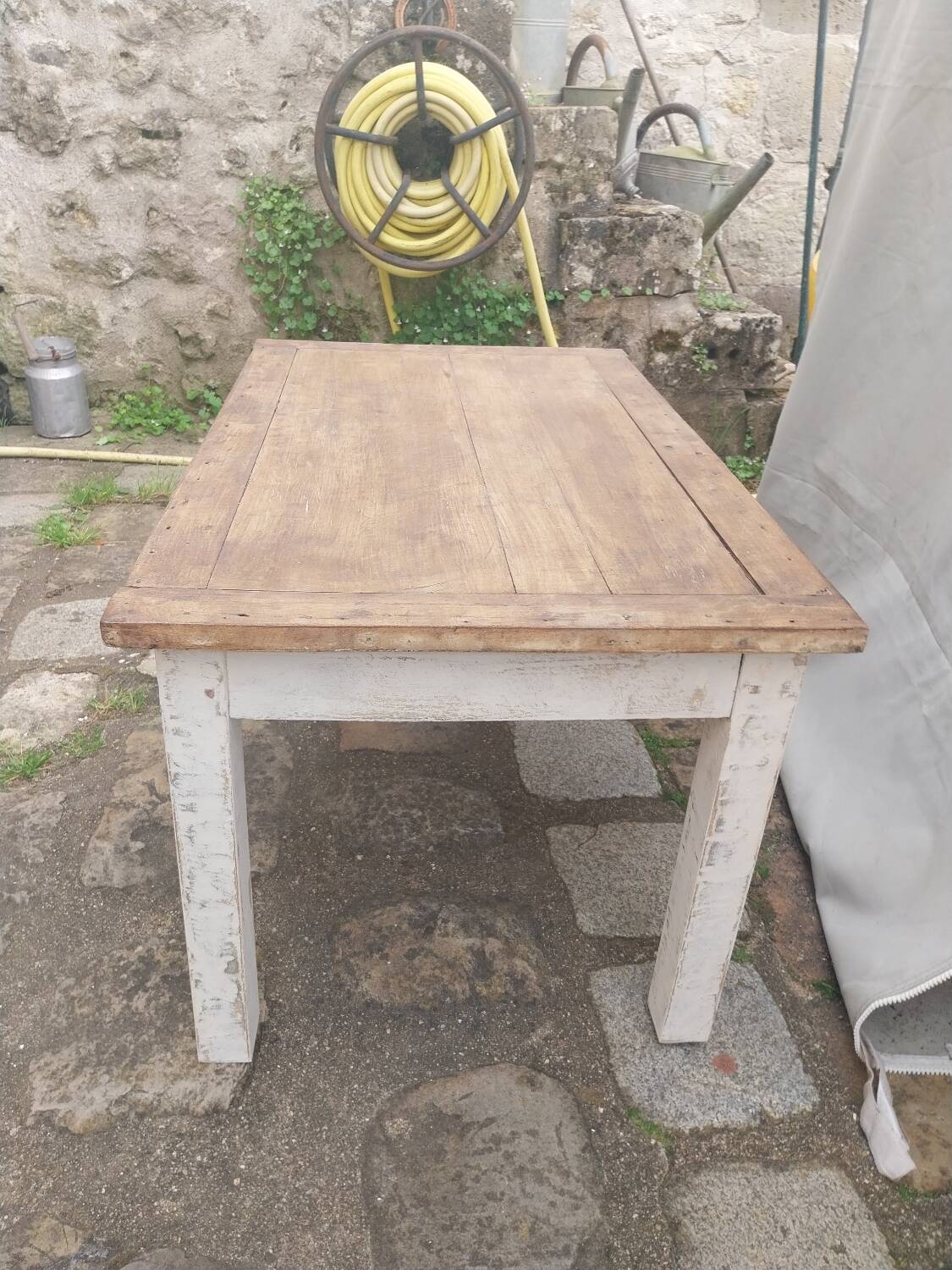 Table basse en bois avec tiroir