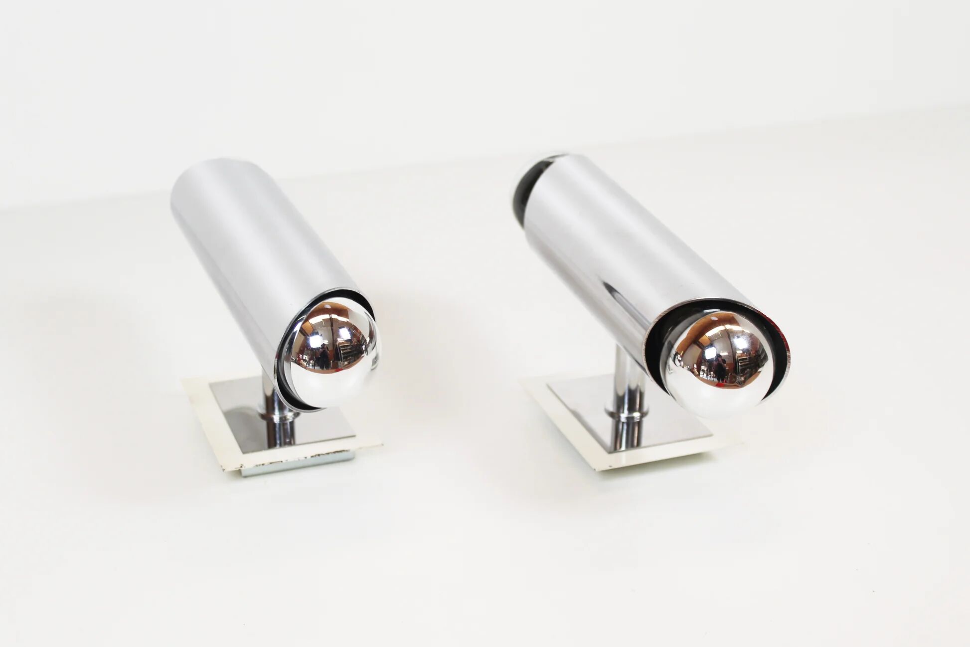 Set of chrome wall lamps in the style of Sciolari