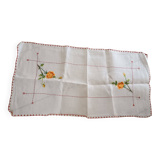 Nappe centre de table, brodée main.