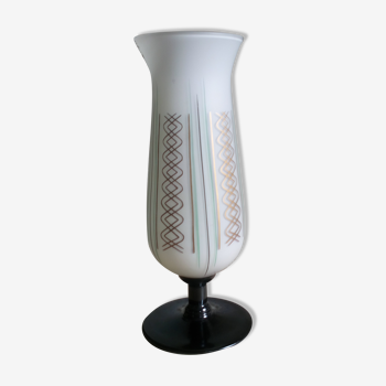 Vase à pied en opaline, années 50