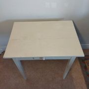 Bureau pieds fuseaux