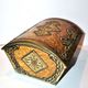 Antique biscuit box in golden sheet - Victoria metal box