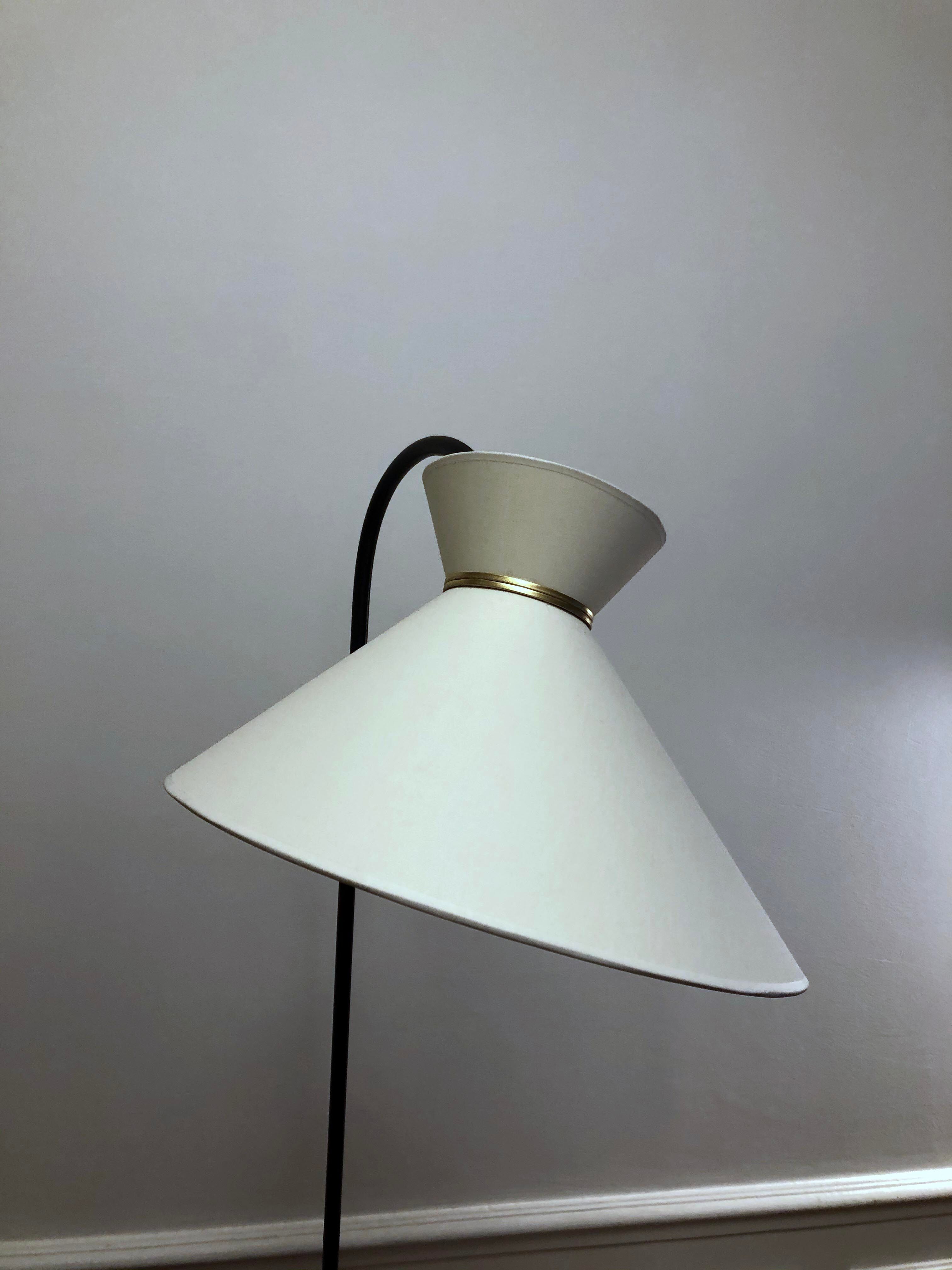 Tripod lamppost with magazine rack and defal day diabolo 1950