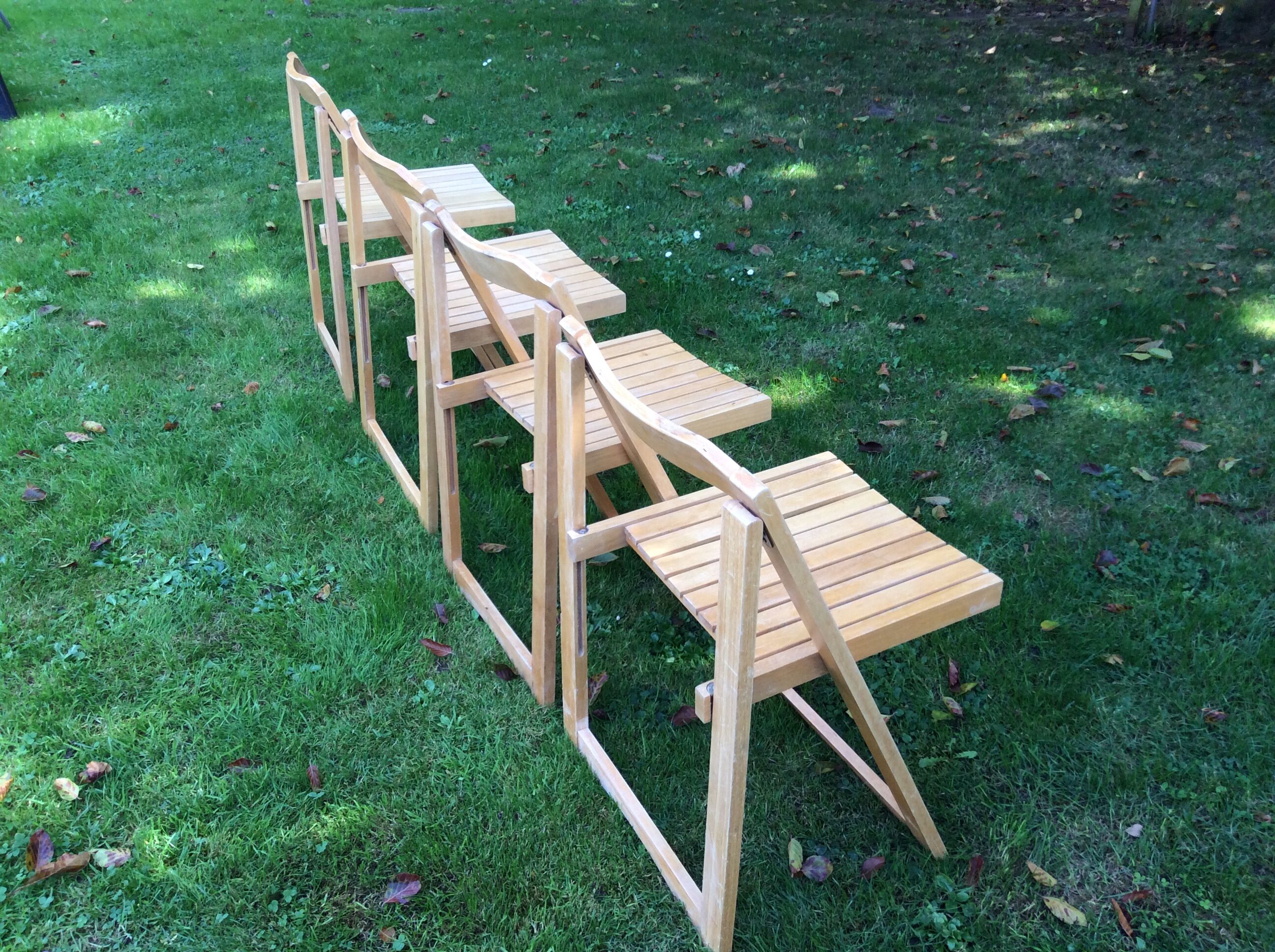 Series of 4 folding chairs