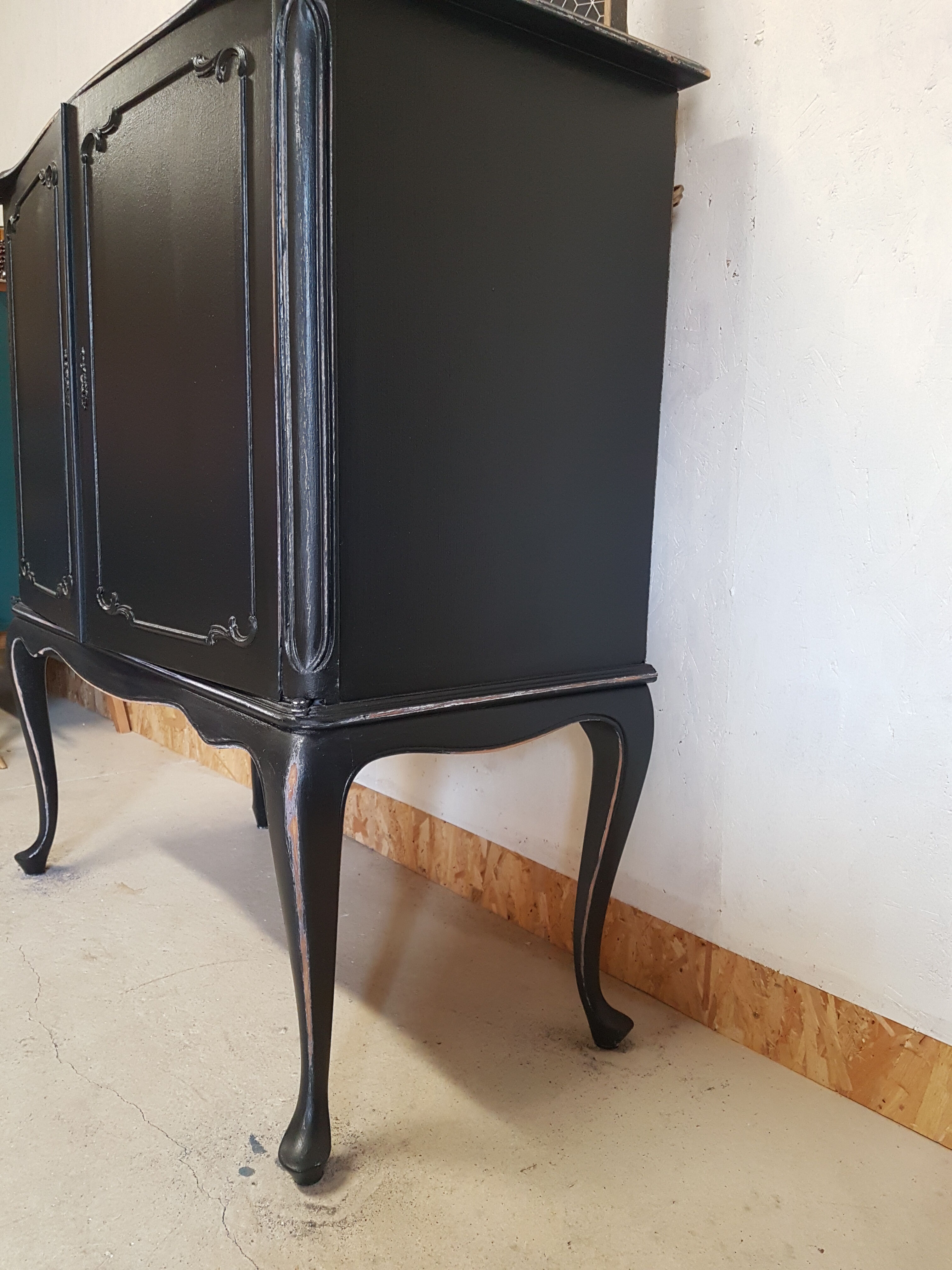 Wooden baroque style buffet