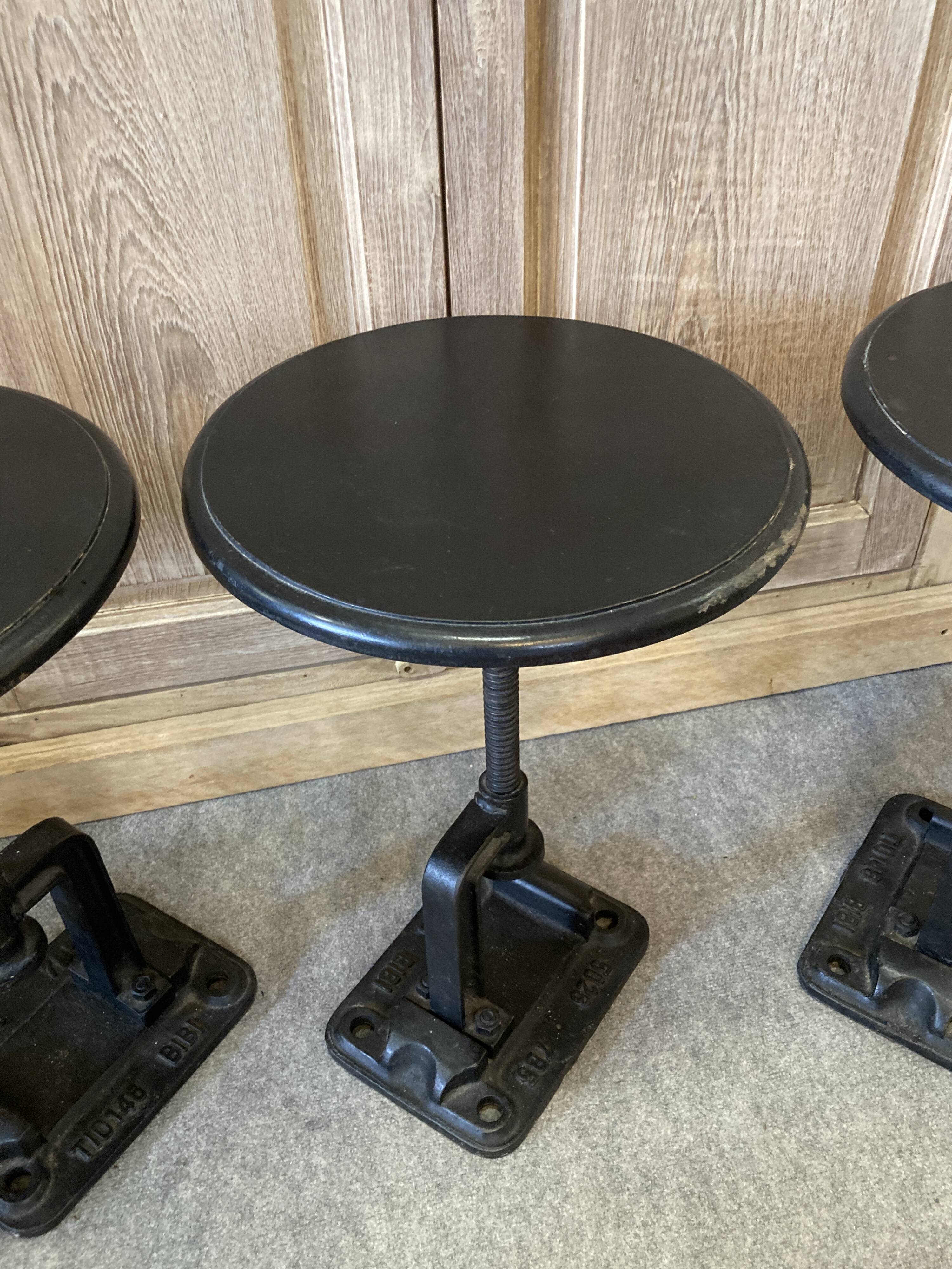 4 tabourets réglables noirs