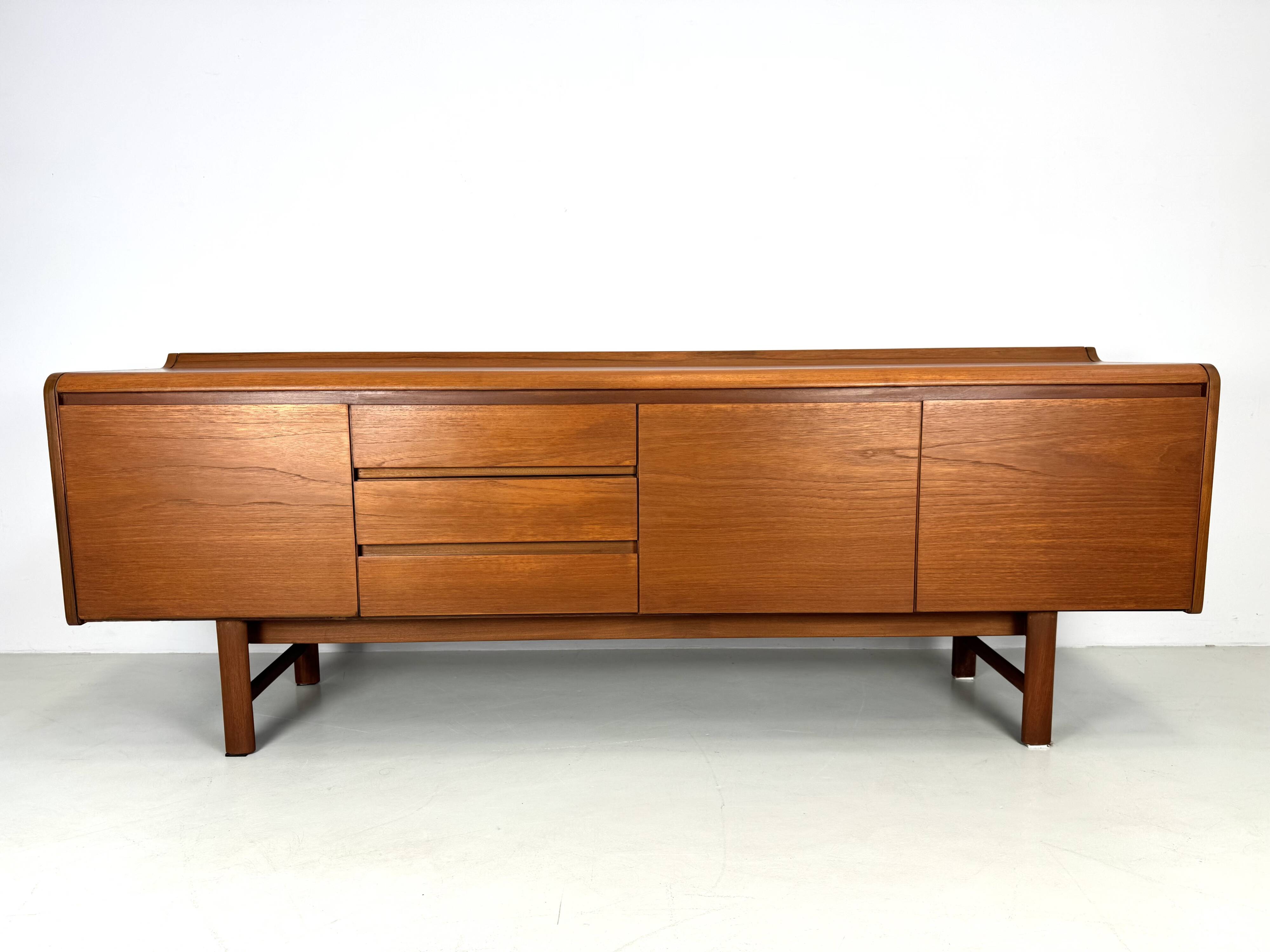 Beautiful, rare, minimalist White and Newton sideboard from the 1960s.