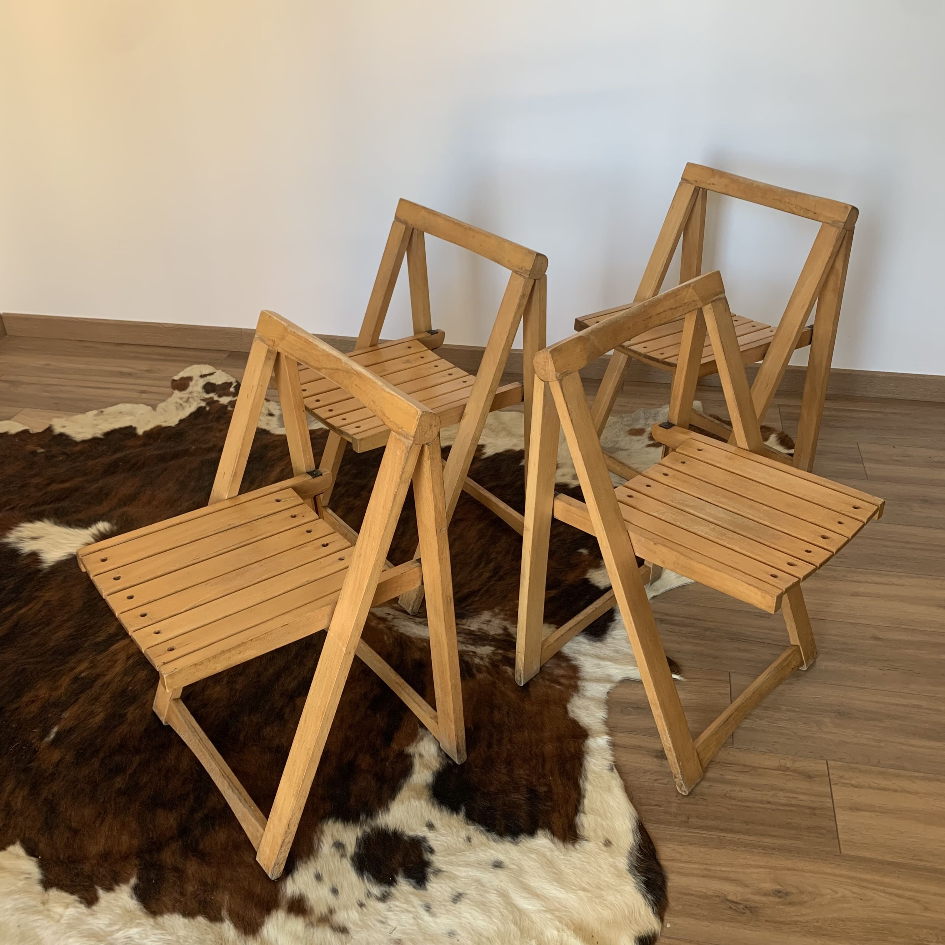 Suite de 4 chaises pliantes