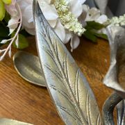 Individual flower-shaped ashtrays, solid brass, 1960s/70s