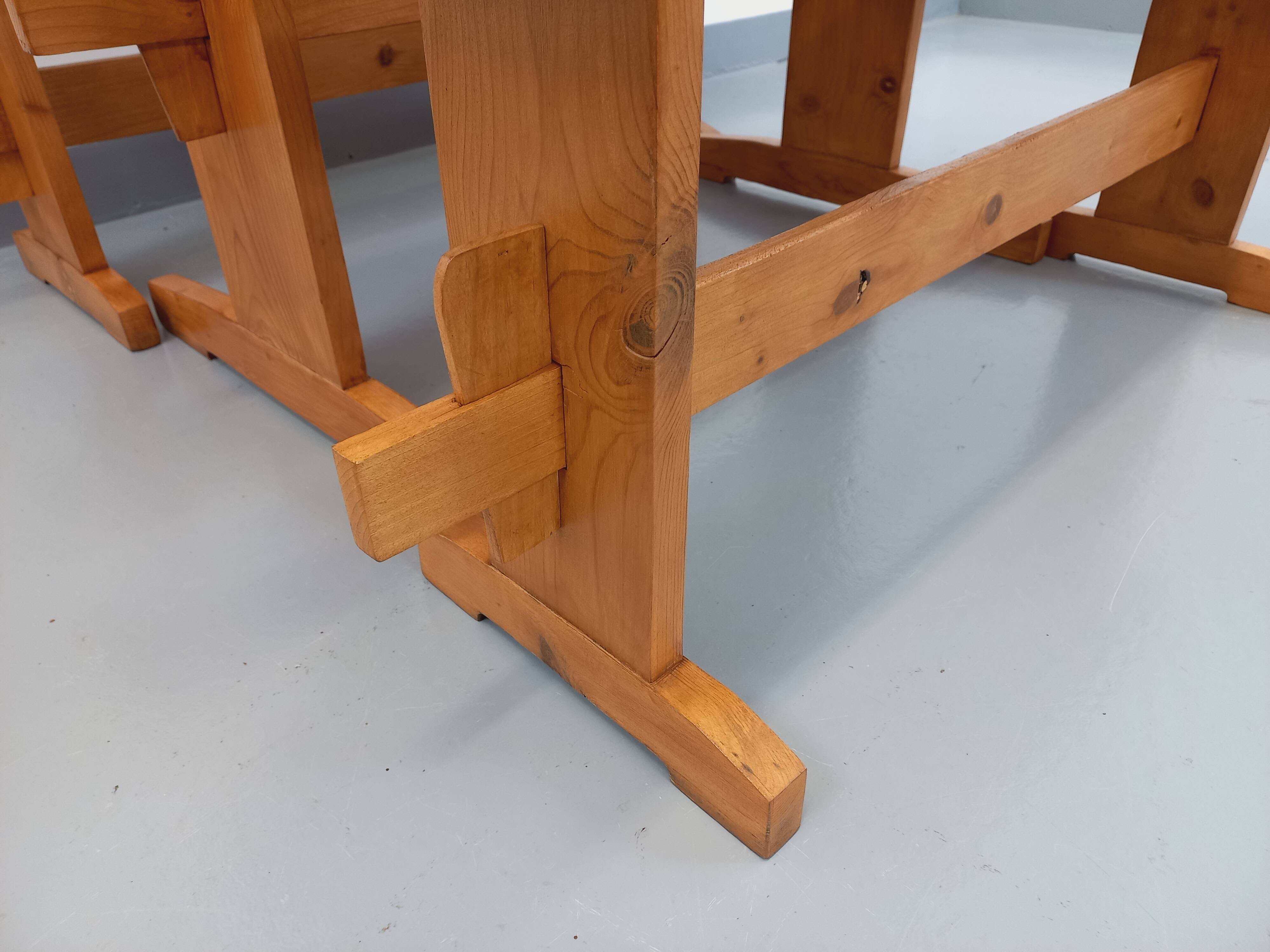 Suite of a table and 2 vintage fir benches from the 60s