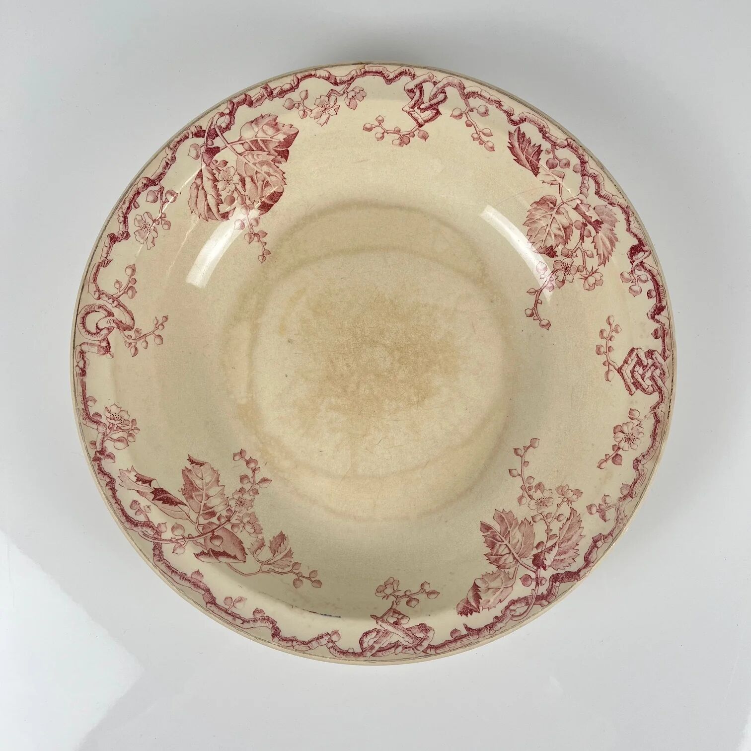 Salad bowl KG Lunéville Terre de fer, "Fontainebleau", pink, 19th century