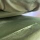 Chauffeuse basse vintage en velours vert