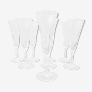 8 champagne glasses