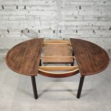 Round table with extension