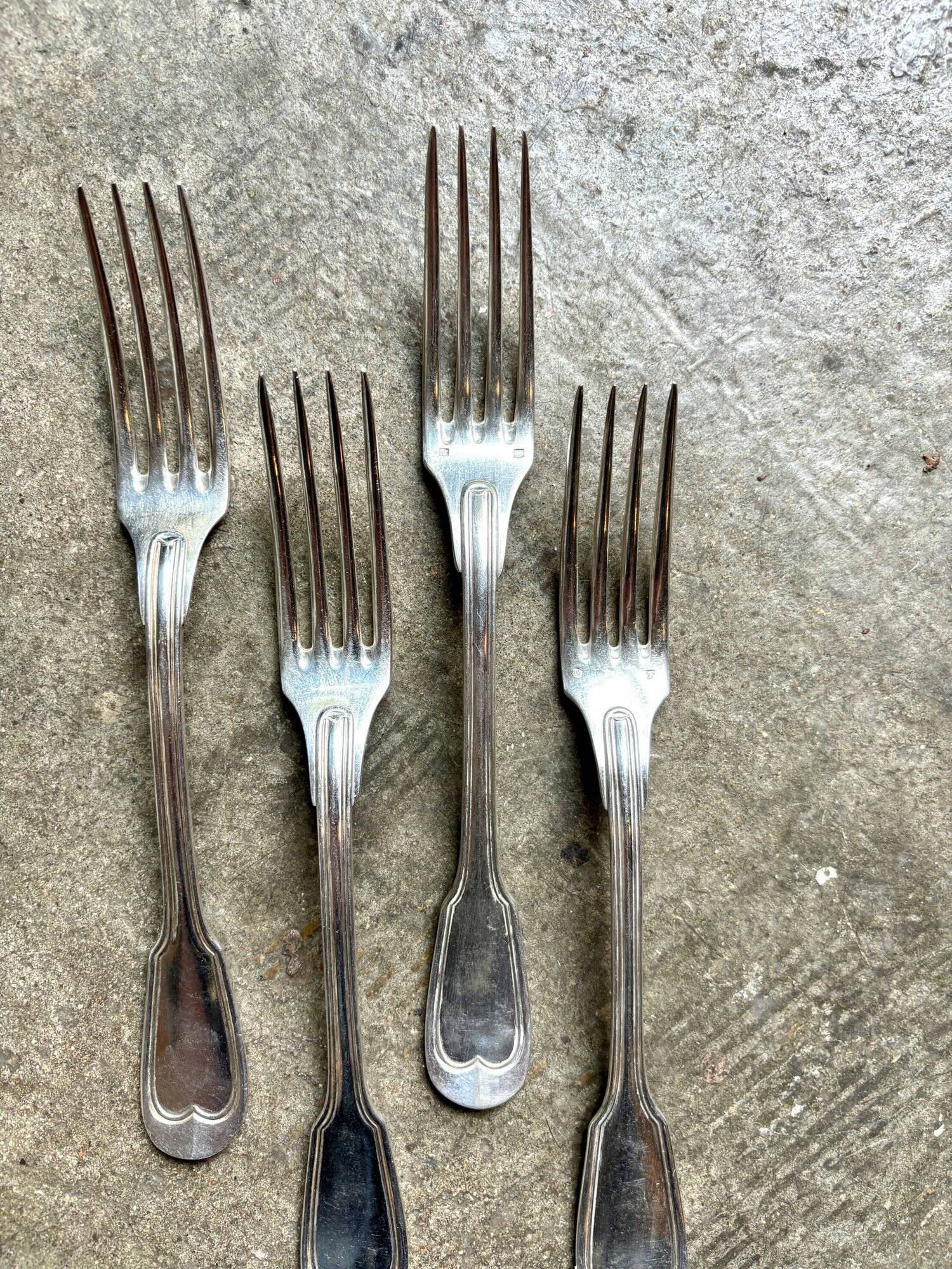 4 silver-plated forks