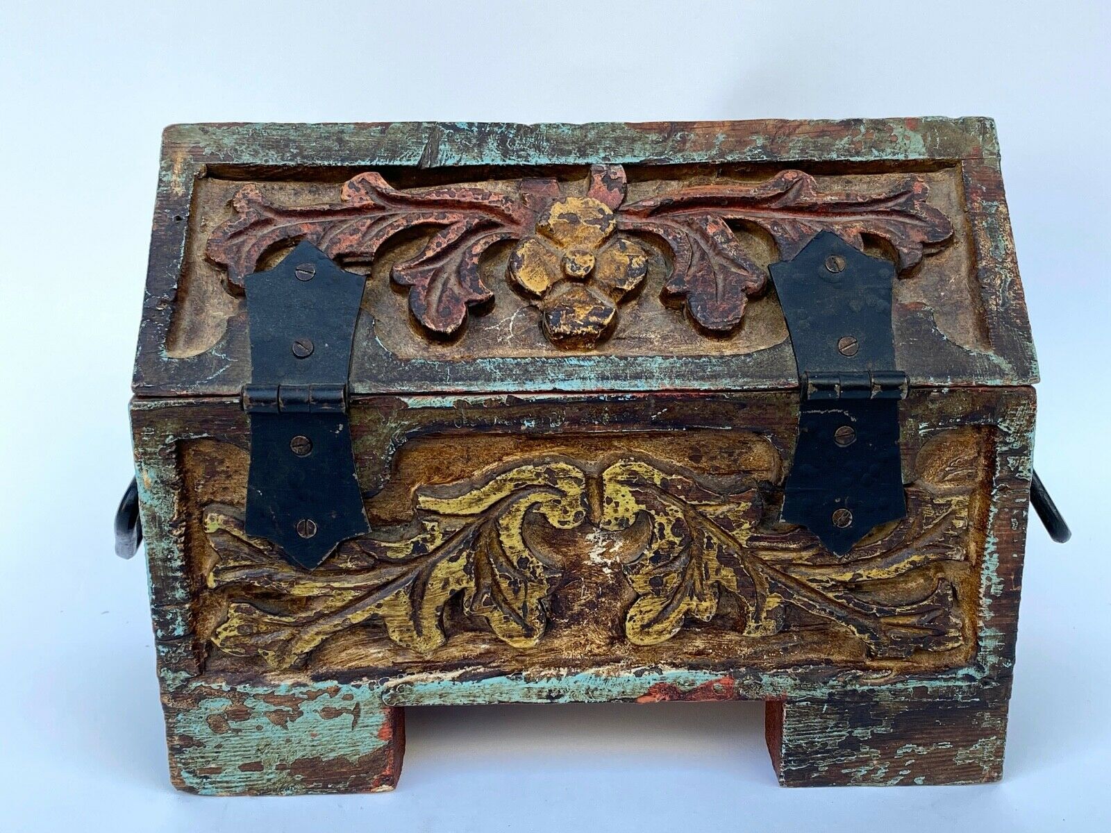 Neoghotic box carved wood inspiration renaissance xx eme polychrome
