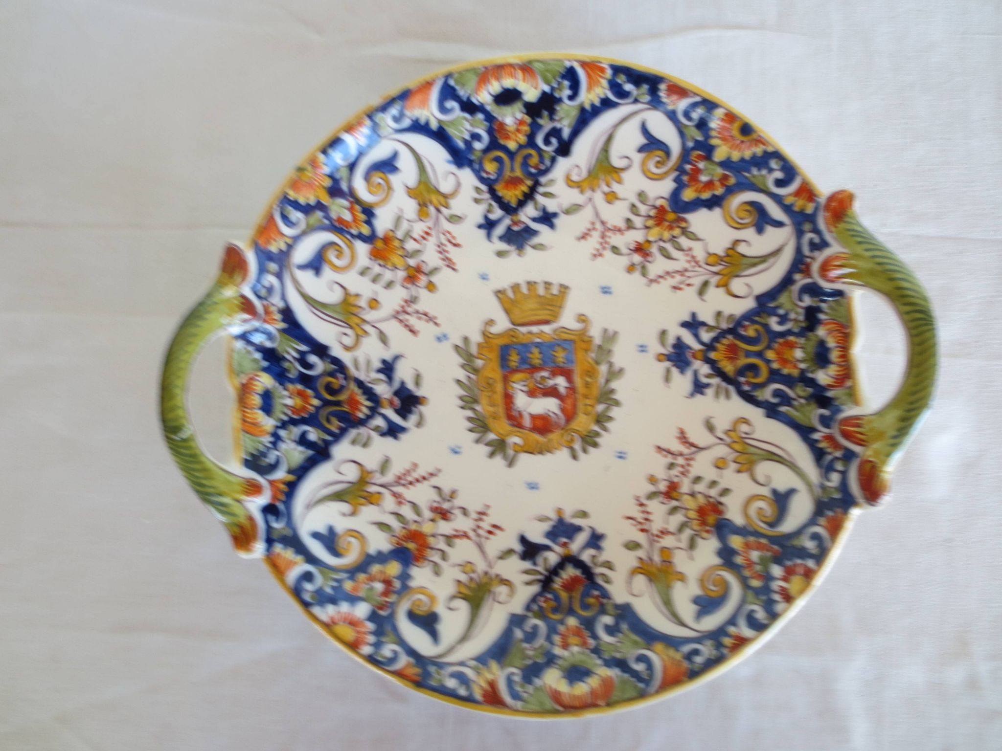 Petit plat avec anses en faience ,décor rouen