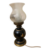 Table lamp with wooden body