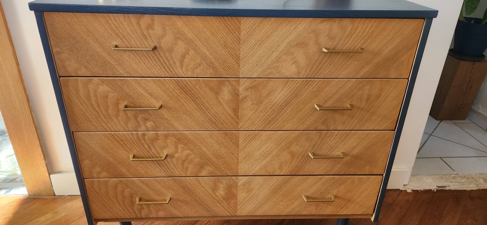 Commode 4 tiroirs bois bleue à chevrons