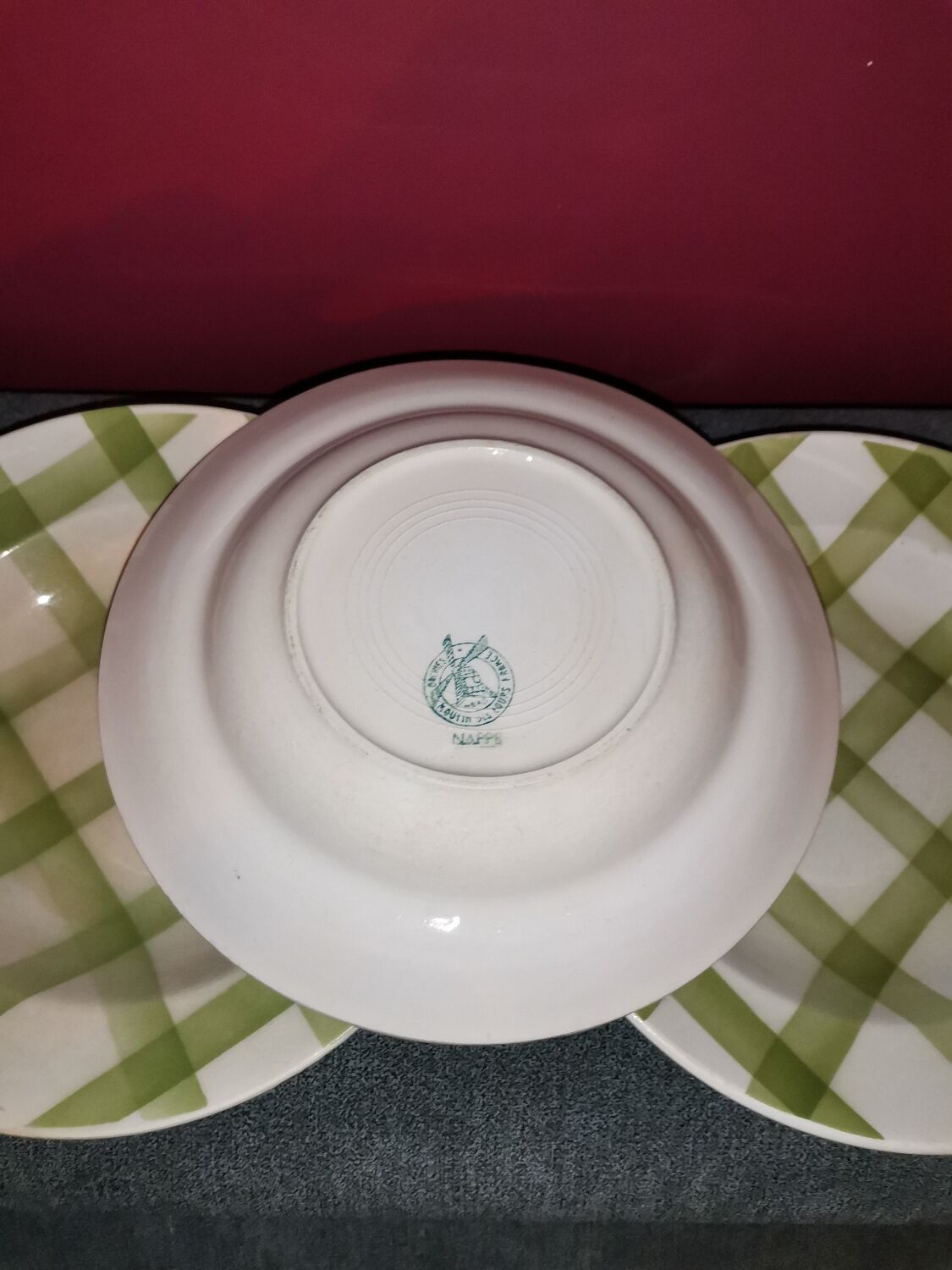 Green Scottish plates Moulin des Loups