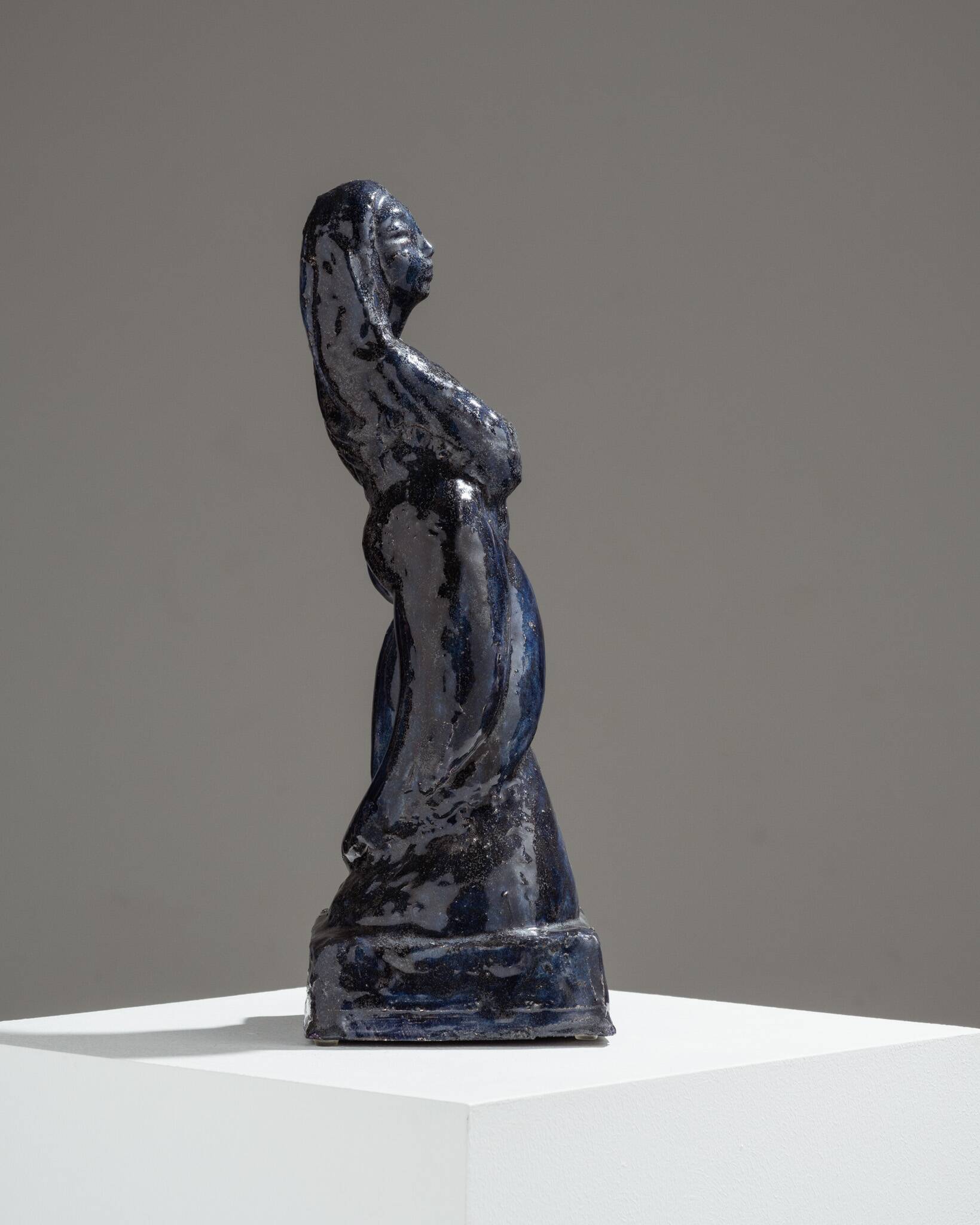 Sculpture de sirène en céramique bleue, 1920