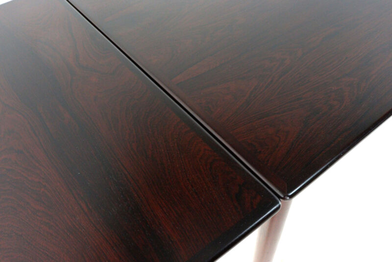Table à manger extensible en bois de rose 'Stenstrup' - style mid-century moderne