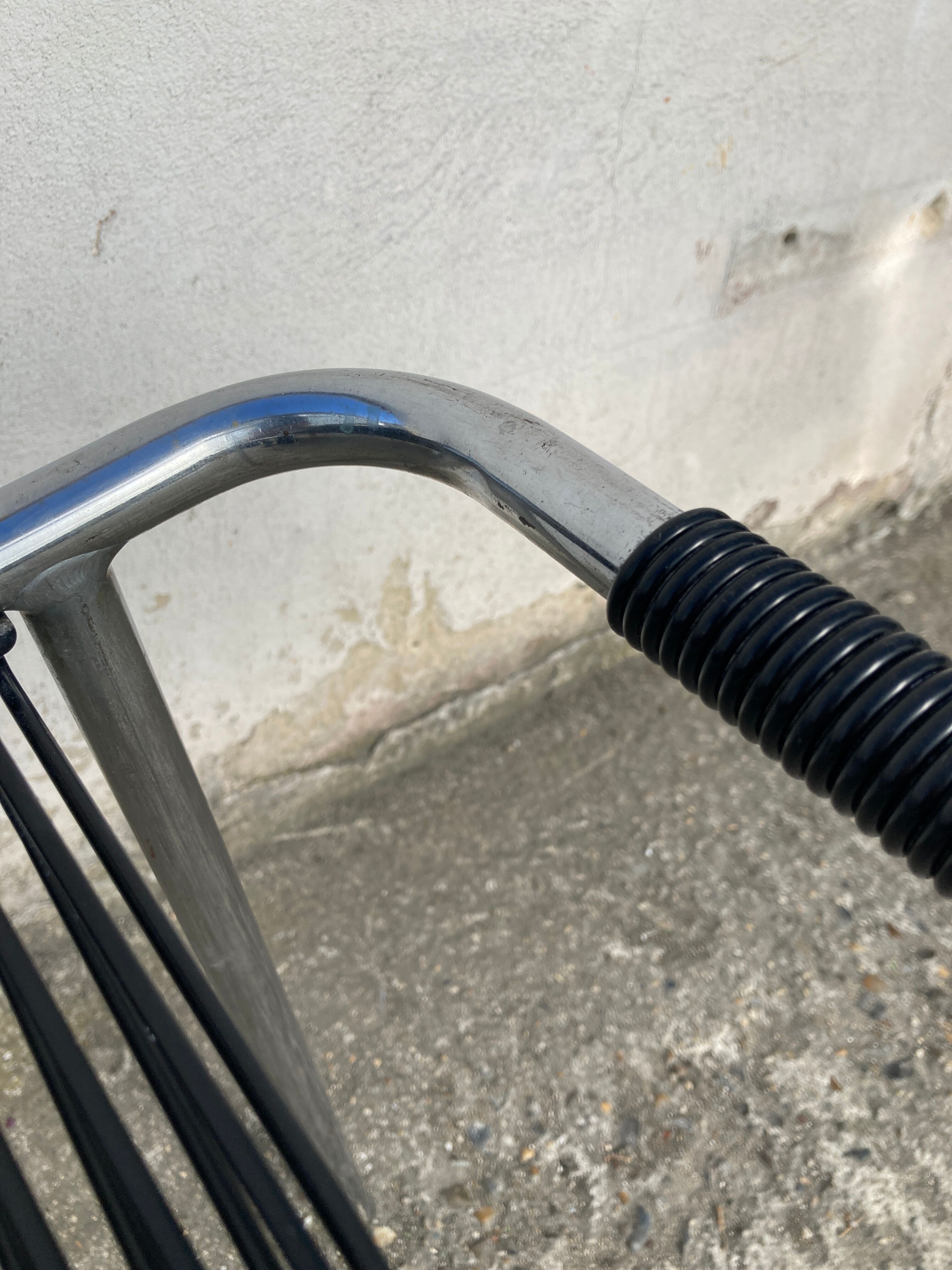 Black and chrome scoubidou stool