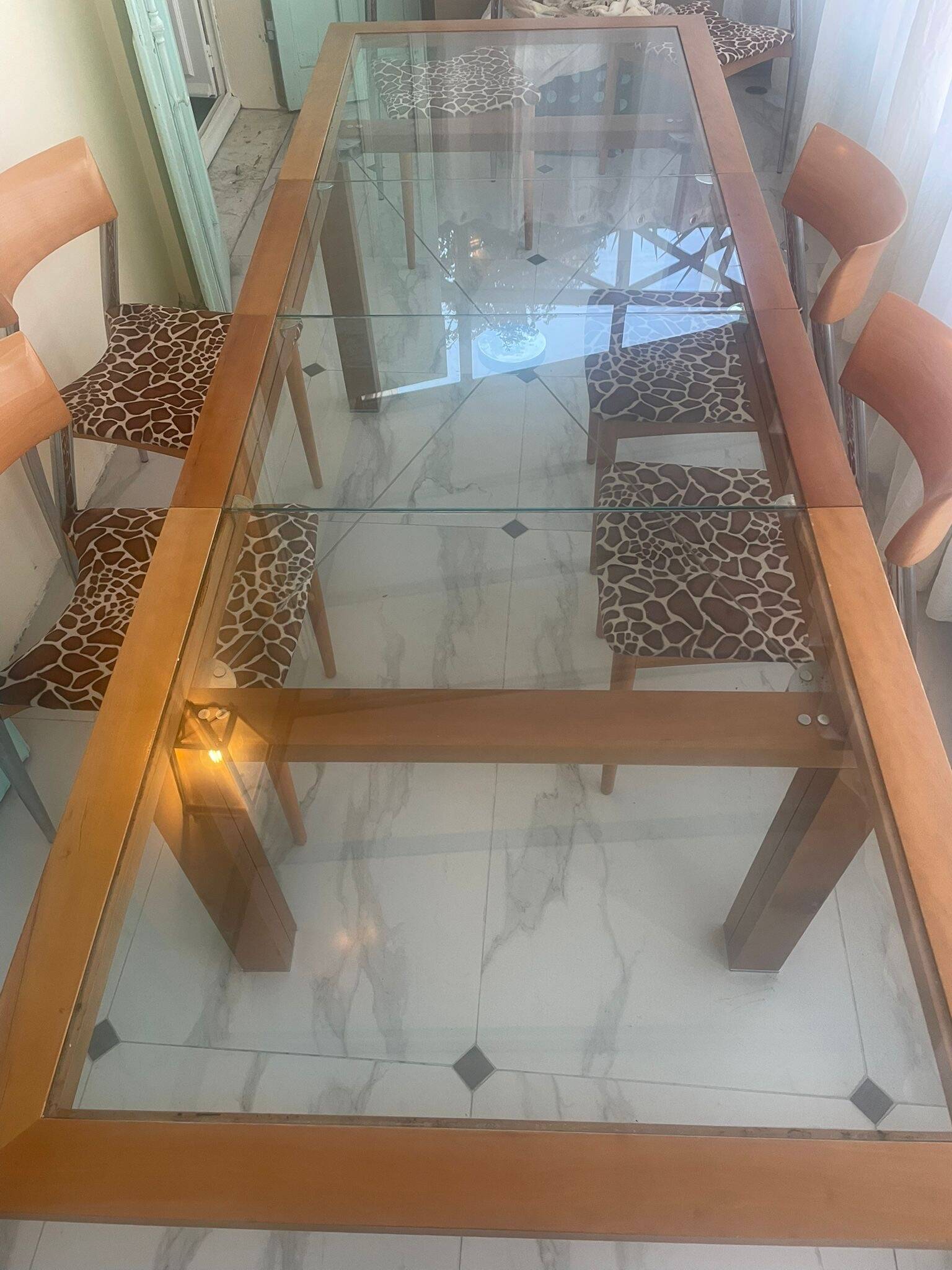 Table and 8 chairs Roche Bobois