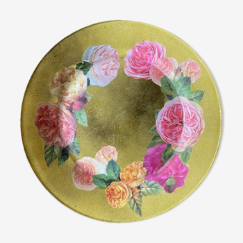 Flat plate with rose pattern by Béatrice Sastre