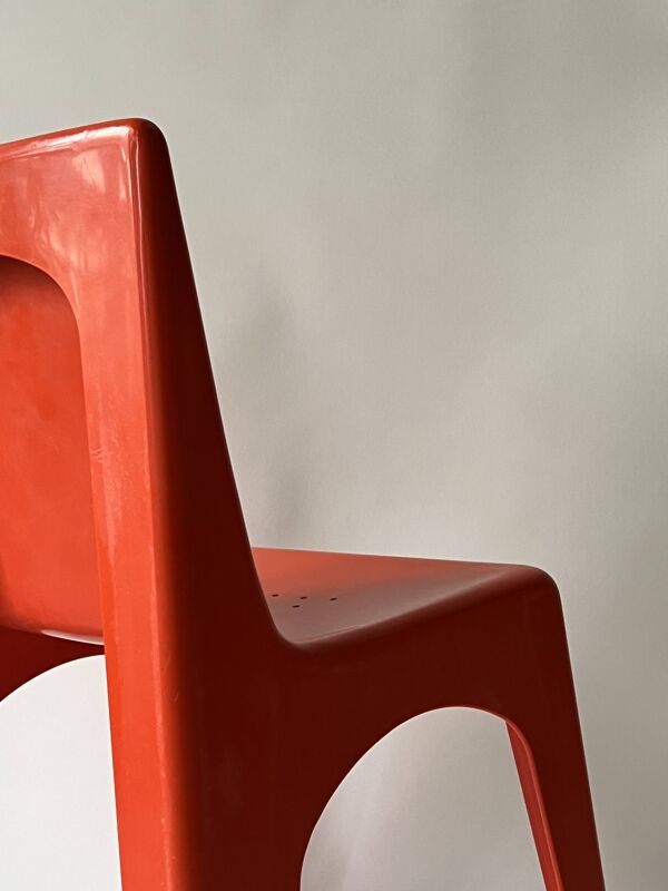 Kids chair plastic - chaise enfant orangé, design 1970
