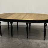 Elegant extendable oak table and black legs, 6/16 covers