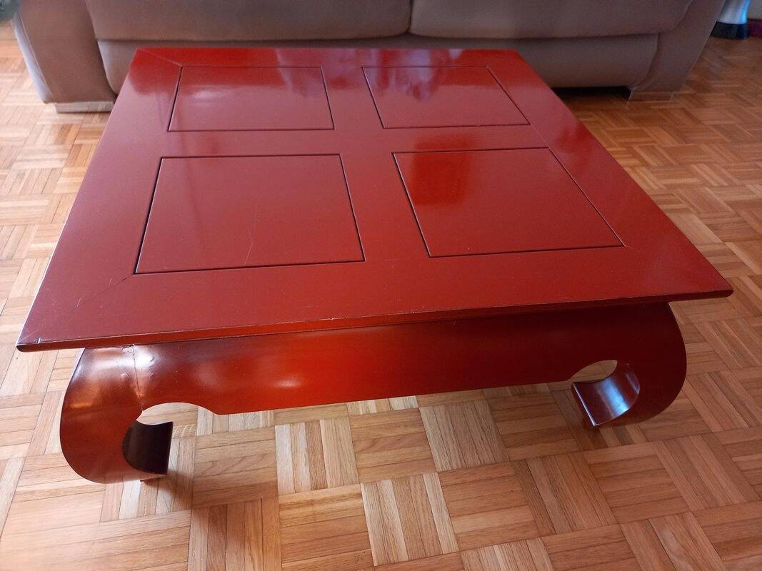 Table laque rouge